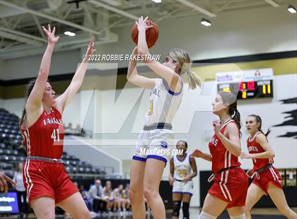 Thumbnail 3 in Sunnyvale vs. Van (UIL 4A Bi-District) photogallery.