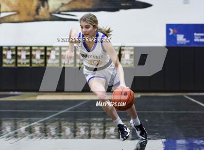 Thumbnail 1 in Sunnyvale vs. Van (UIL 4A Bi-District) photogallery.