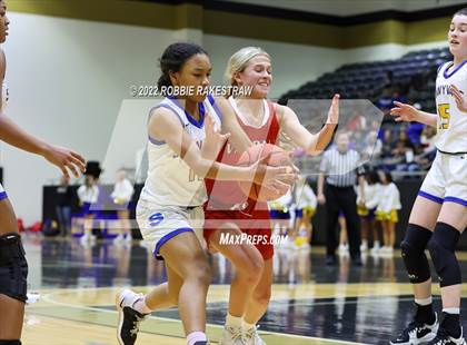 Thumbnail 3 in Sunnyvale vs. Van (UIL 4A Bi-District) photogallery.