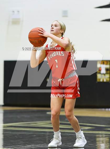 Thumbnail 1 in Sunnyvale vs. Van (UIL 4A Bi-District) photogallery.
