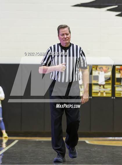 Thumbnail 1 in Sunnyvale vs. Van (UIL 4A Bi-District) photogallery.