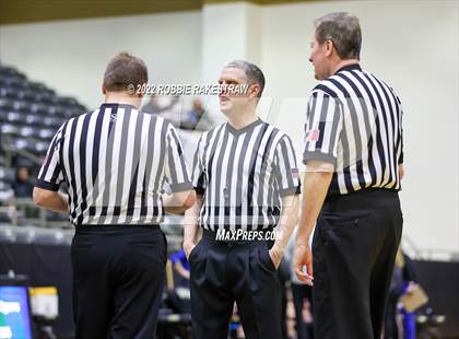 Thumbnail 1 in Sunnyvale vs. Van (UIL 4A Bi-District) photogallery.