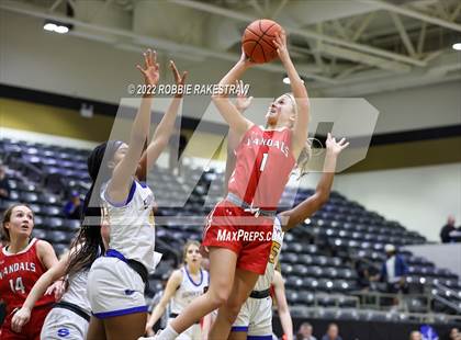 Thumbnail 2 in Sunnyvale vs. Van (UIL 4A Bi-District) photogallery.