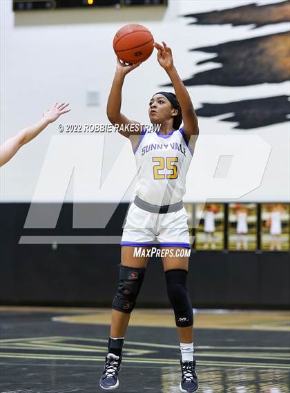 Thumbnail 2 in Sunnyvale vs. Van (UIL 4A Bi-District) photogallery.