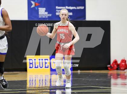 Thumbnail 2 in Sunnyvale vs. Van (UIL 4A Bi-District) photogallery.