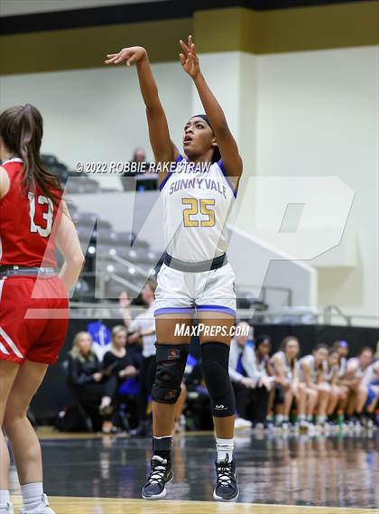 Thumbnail 2 in Sunnyvale vs. Van (UIL 4A Bi-District) photogallery.