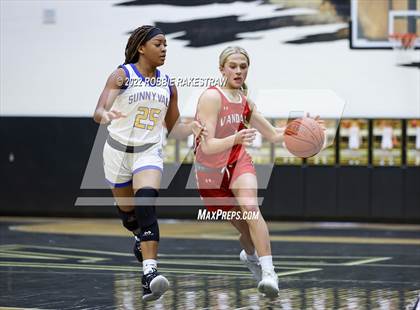 Thumbnail 2 in Sunnyvale vs. Van (UIL 4A Bi-District) photogallery.