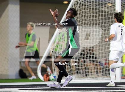 Thumbnail 1 in Dallas Jesuit vs. Southlake Carroll (UIL 6A D2 Regional Final Playoff) photogallery.