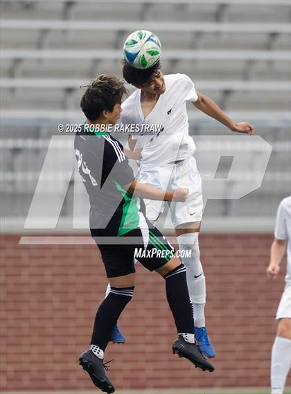 Thumbnail 3 in Dallas Jesuit vs. Southlake Carroll (UIL 6A D2 Regional Final Playoff) photogallery.