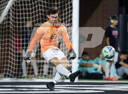 Thumbnail 1 in Dallas Jesuit vs. Southlake Carroll (UIL 6A D2 Regional Final Playoff) photogallery.