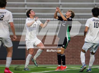 Thumbnail 2 in Dallas Jesuit vs. Southlake Carroll (UIL 6A D2 Regional Final Playoff) photogallery.