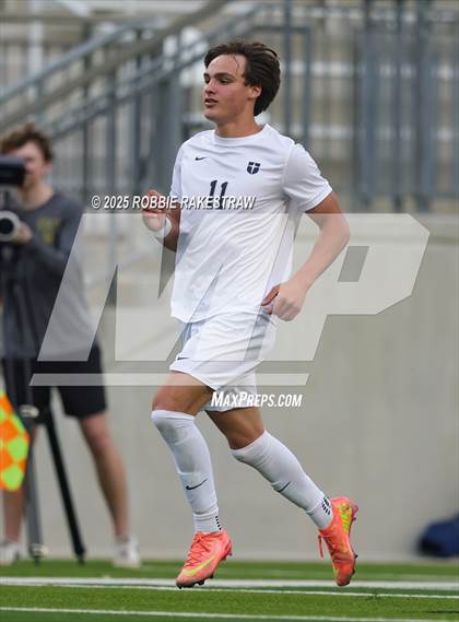 Thumbnail 2 in Dallas Jesuit vs. Southlake Carroll (UIL 6A D2 Regional Final Playoff) photogallery.