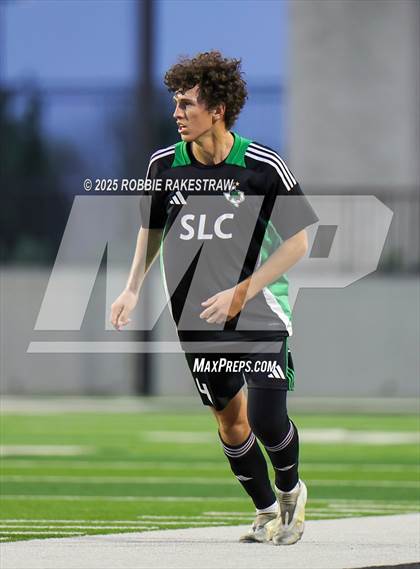 Thumbnail 2 in Dallas Jesuit vs. Southlake Carroll (UIL 6A D2 Regional Final Playoff) photogallery.