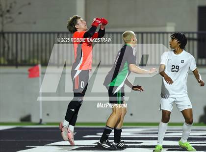 Thumbnail 2 in Dallas Jesuit vs. Southlake Carroll (UIL 6A D2 Regional Final Playoff) photogallery.