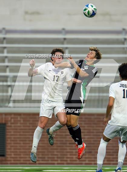 Thumbnail 3 in Dallas Jesuit vs. Southlake Carroll (UIL 6A D2 Regional Final Playoff) photogallery.