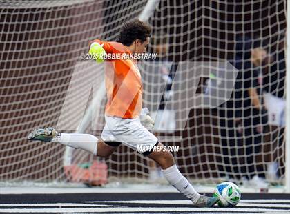 Thumbnail 3 in Dallas Jesuit vs. Southlake Carroll (UIL 6A D2 Regional Final Playoff) photogallery.
