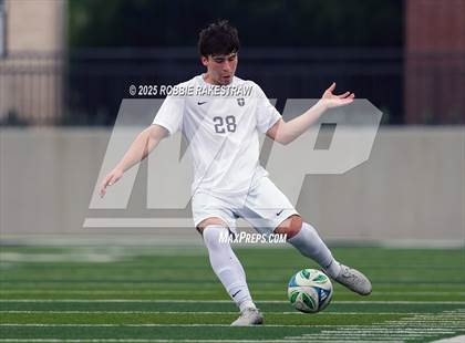Thumbnail 3 in Dallas Jesuit vs. Southlake Carroll (UIL 6A D2 Regional Final Playoff) photogallery.