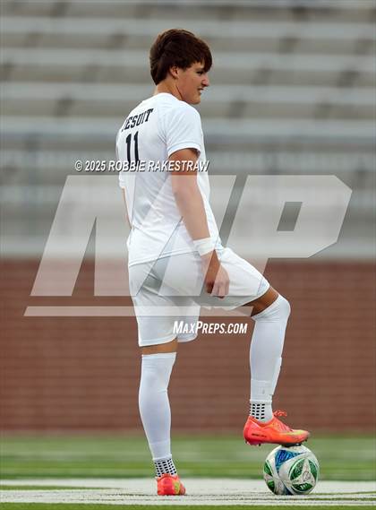Thumbnail 1 in Dallas Jesuit vs. Southlake Carroll (UIL 6A D2 Regional Final Playoff) photogallery.