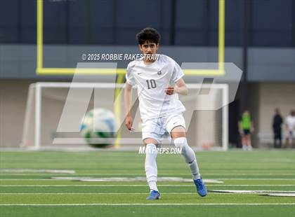 Thumbnail 2 in Dallas Jesuit vs. Southlake Carroll (UIL 6A D2 Regional Final Playoff) photogallery.