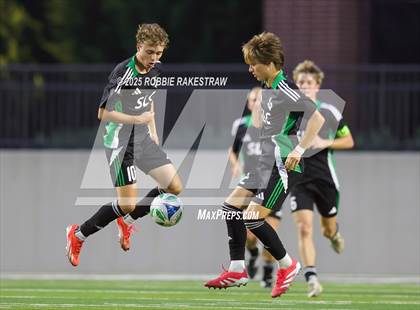 Thumbnail 2 in Dallas Jesuit vs. Southlake Carroll (UIL 6A D2 Regional Final Playoff) photogallery.