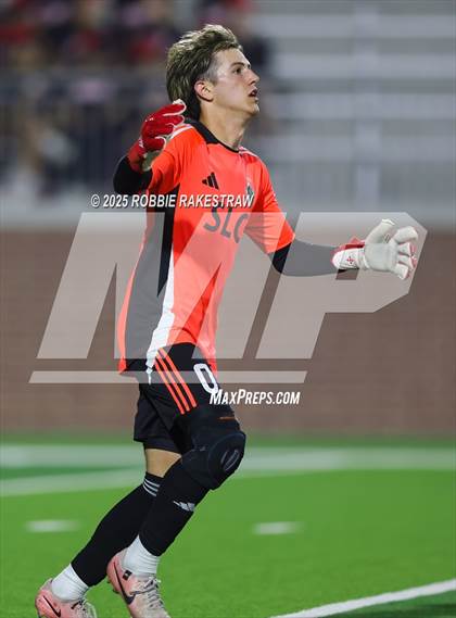 Thumbnail 2 in Dallas Jesuit vs. Southlake Carroll (UIL 6A D2 Regional Final Playoff) photogallery.