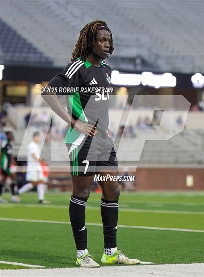 Thumbnail 1 in Dallas Jesuit vs. Southlake Carroll (UIL 6A D2 Regional Final Playoff) photogallery.