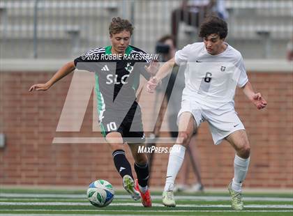 Thumbnail 2 in Dallas Jesuit vs. Southlake Carroll (UIL 6A D2 Regional Final Playoff) photogallery.