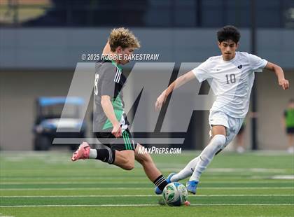 Thumbnail 1 in Dallas Jesuit vs. Southlake Carroll (UIL 6A D2 Regional Final Playoff) photogallery.