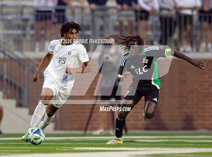 Thumbnail 2 in Dallas Jesuit vs. Southlake Carroll (UIL 6A D2 Regional Final Playoff) photogallery.