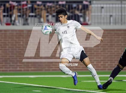 Thumbnail 3 in Dallas Jesuit vs. Southlake Carroll (UIL 6A D2 Regional Final Playoff) photogallery.