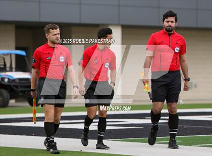 Thumbnail 3 in Dallas Jesuit vs. Southlake Carroll (UIL 6A D2 Regional Final Playoff) photogallery.