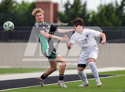 Thumbnail 2 in Dallas Jesuit vs. Southlake Carroll (UIL 6A D2 Regional Final Playoff) photogallery.