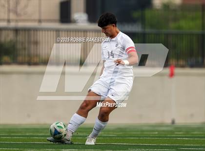 Thumbnail 1 in Dallas Jesuit vs. Southlake Carroll (UIL 6A D2 Regional Final Playoff) photogallery.