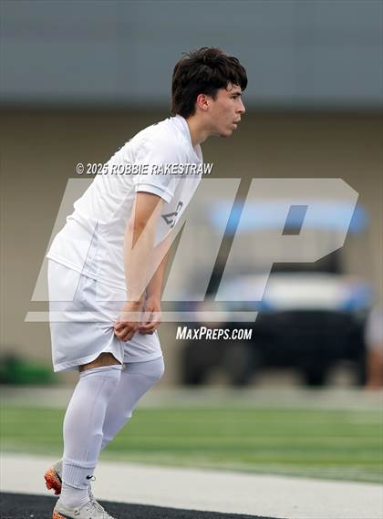 Thumbnail 2 in Dallas Jesuit vs. Southlake Carroll (UIL 6A D2 Regional Final Playoff) photogallery.