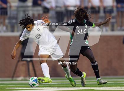 Thumbnail 3 in Dallas Jesuit vs. Southlake Carroll (UIL 6A D2 Regional Final Playoff) photogallery.