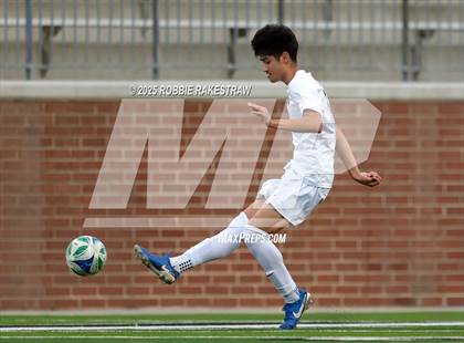Thumbnail 1 in Dallas Jesuit vs. Southlake Carroll (UIL 6A D2 Regional Final Playoff) photogallery.