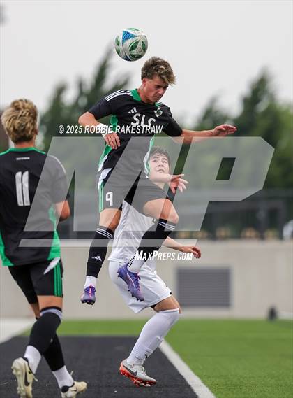 Thumbnail 3 in Dallas Jesuit vs. Southlake Carroll (UIL 6A D2 Regional Final Playoff) photogallery.