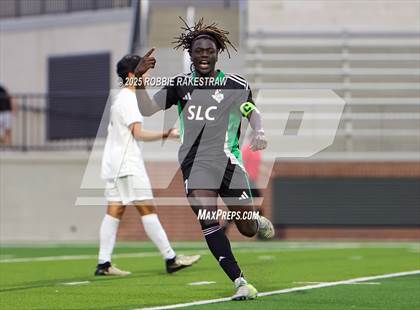 Thumbnail 1 in Dallas Jesuit vs. Southlake Carroll (UIL 6A D2 Regional Final Playoff) photogallery.
