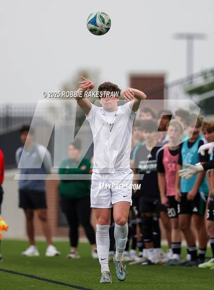 Thumbnail 2 in Dallas Jesuit vs. Southlake Carroll (UIL 6A D2 Regional Final Playoff) photogallery.
