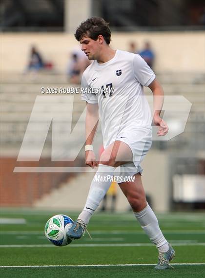 Thumbnail 3 in Dallas Jesuit vs. Southlake Carroll (UIL 6A D2 Regional Final Playoff) photogallery.