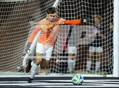 Thumbnail 2 in Dallas Jesuit vs. Southlake Carroll (UIL 6A D2 Regional Final Playoff) photogallery.