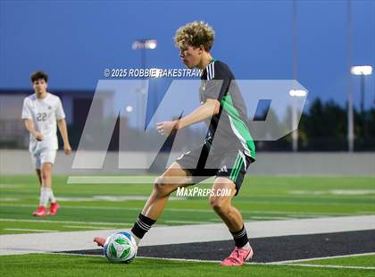 Thumbnail 2 in Dallas Jesuit vs. Southlake Carroll (UIL 6A D2 Regional Final Playoff) photogallery.