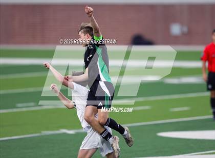 Thumbnail 2 in Dallas Jesuit vs. Southlake Carroll (UIL 6A D2 Regional Final Playoff) photogallery.