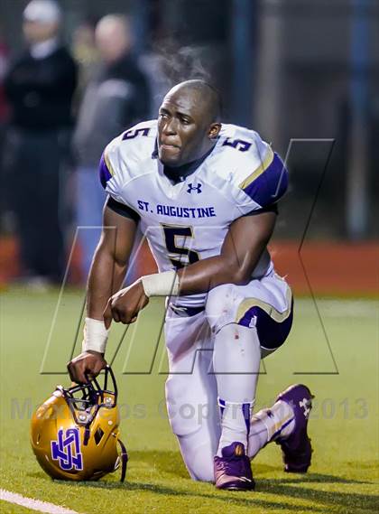 Thumbnail 3 in Archbishop Rummel vs St. Augustine (LHSAA Division I Semifinal) photogallery.