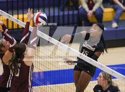 Thumbnail 1 in Nocona vs. Hawley (UIL 2A Area Playoff Division I) photogallery.