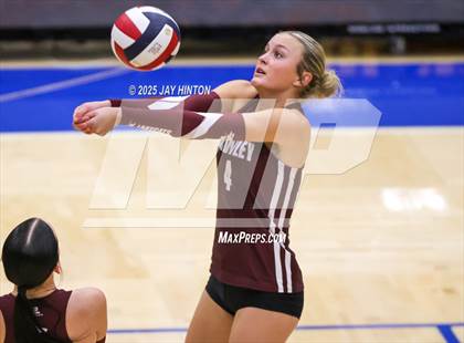 Thumbnail 2 in Nocona vs. Hawley (UIL 2A Area Playoff Division I) photogallery.