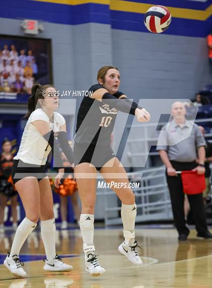 Thumbnail 2 in Nocona vs. Hawley (UIL 2A Area Playoff Division I) photogallery.