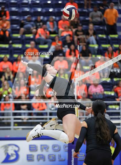 Thumbnail 1 in Nocona vs. Hawley (UIL 2A Area Playoff Division I) photogallery.