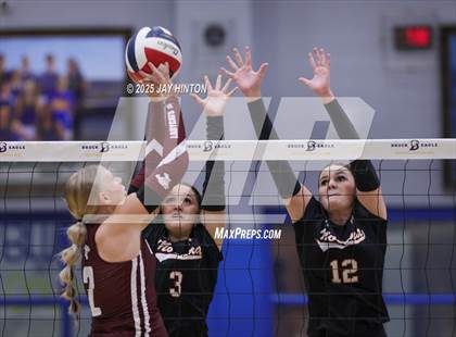 Thumbnail 1 in Nocona vs. Hawley (UIL 2A Area Playoff Division I) photogallery.