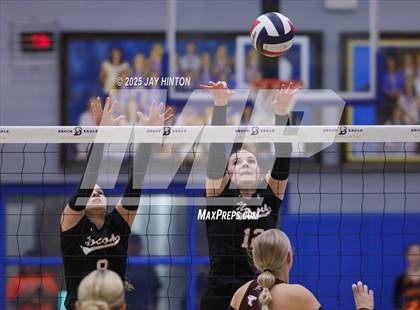 Thumbnail 2 in Nocona vs. Hawley (UIL 2A Area Playoff Division I) photogallery.